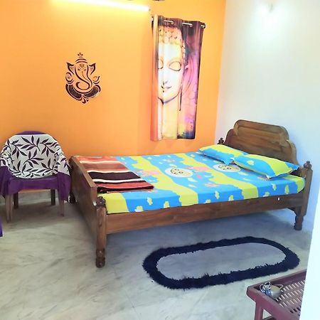 Sara Beach House Puri Exterior foto
